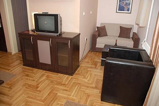City Hotel Belgrád Kültér fotó